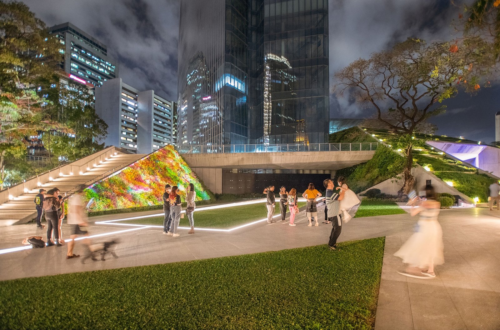 Ayala Triangle Gardens